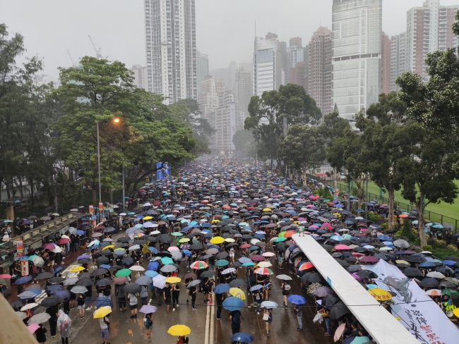 Hong Kong'da protestolar hız kesmiyor